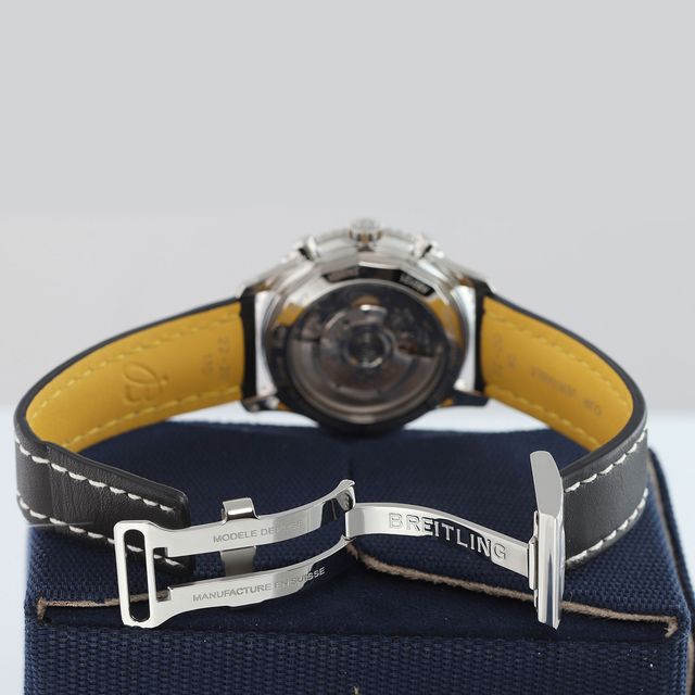 Breitling Navitimer B01 Chronograph 43 AB0121 Image 4